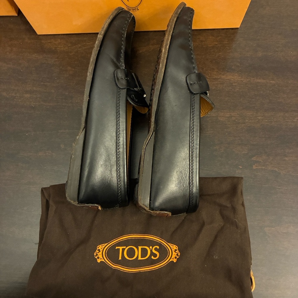 Tod's Classic Black Leather Driving Loafers Moccasins w silver accents. Size 37. - Picture 7 of 16